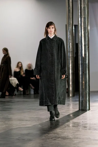 Look 13